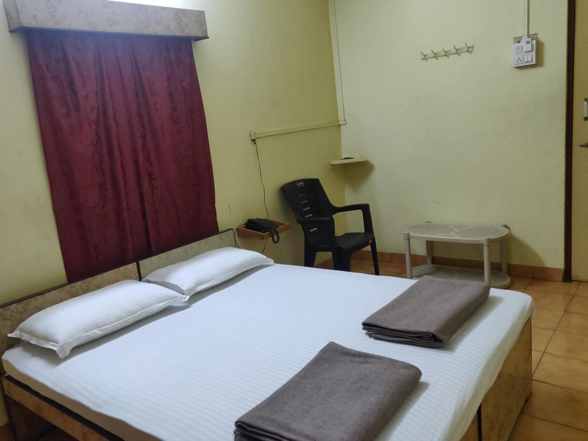 Shraddha Lodge Ratnagiri Exterior photo