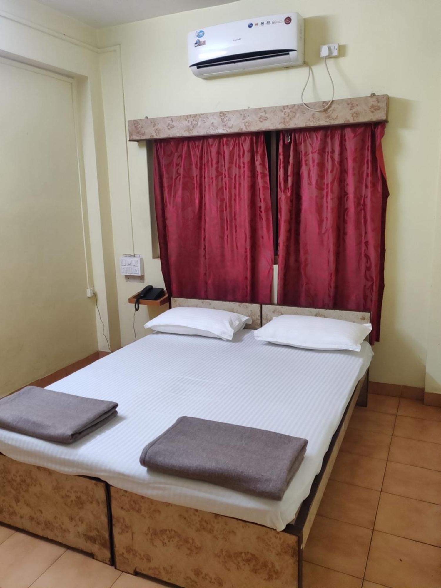 Shraddha Lodge Ratnagiri Exterior photo