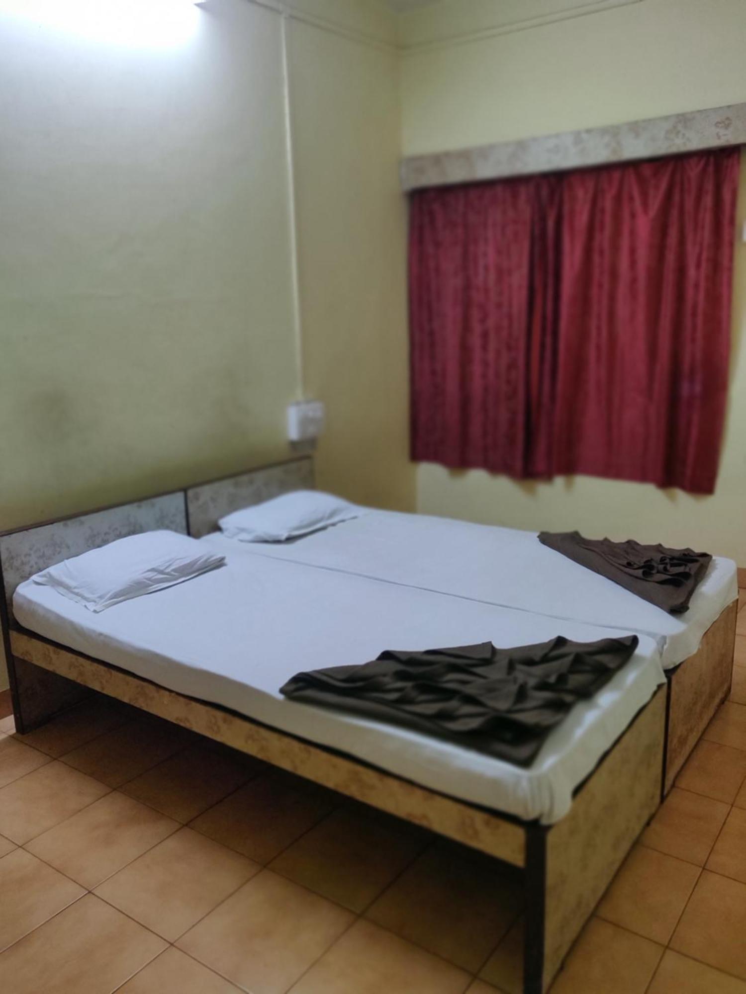 Shraddha Lodge Ratnagiri Exterior photo